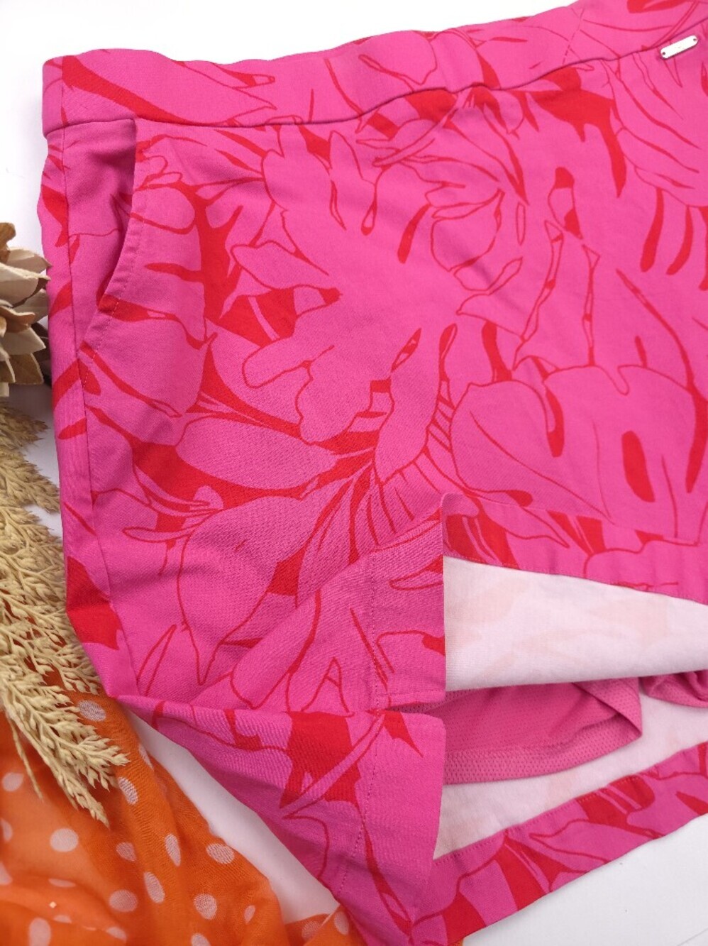 Rafaella Pickleball Golf Hot Pink with Red Floral Skort Sz L